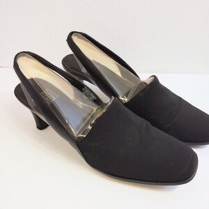 Women's Black Slingback Kitten Heel Dress Pumps